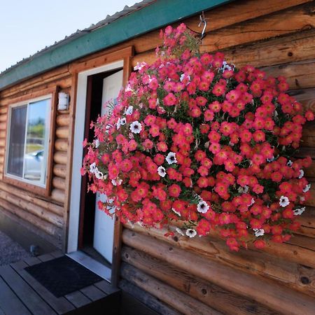 Big Medicine Cabins Saint Ignatius Экстерьер фото